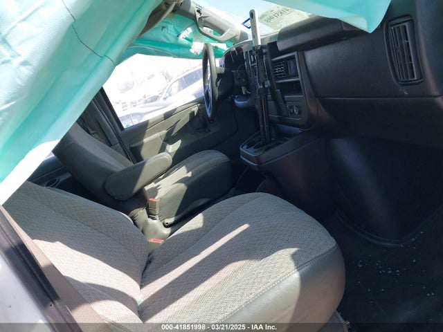 1GAWGFFF7H1280860 Chevrolet Express 2500 Lt