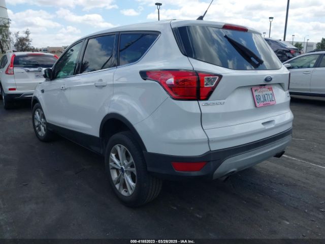 1FMCU0GD1KUB09407 Ford ESCAPE SE