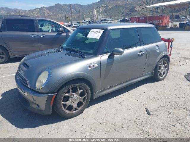 2006 MINI COOPER S WMWRE33596TJ35256 Photo 1