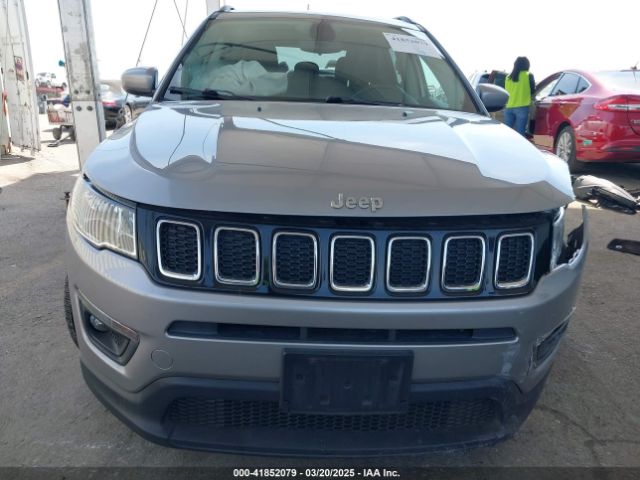 3C4NJCBB7KT833187 Jeep Compass Latitude Fwd