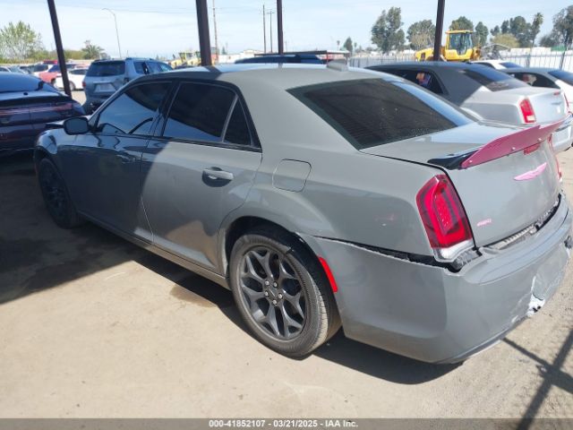 2019 CHRYSLER 300 2C3CCAGG3KH542774 Photo 2