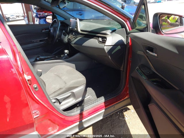 JTNKHMBX8K1032206 Toyota C-HR XLE