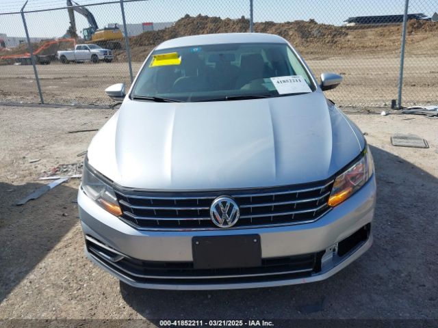 1VWAS7A3XGC033240 Volkswagen Passat 1.8t S