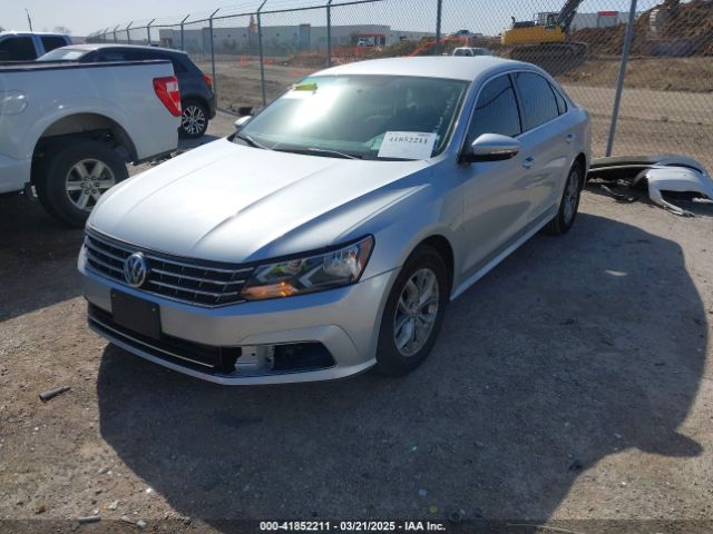 1VWAS7A3XGC033240 Volkswagen Passat 1.8t S