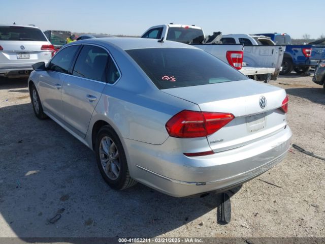 1VWAS7A3XGC033240 Volkswagen Passat 1.8t S