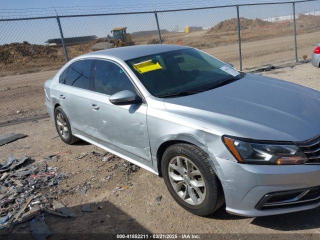 1VWAS7A3XGC033240 Volkswagen Passat 1.8t S
