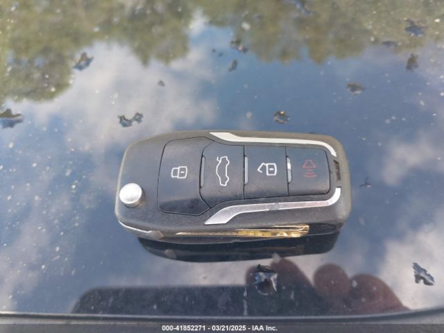 19UDE2F30KA000918 Acura Ilx Standard
