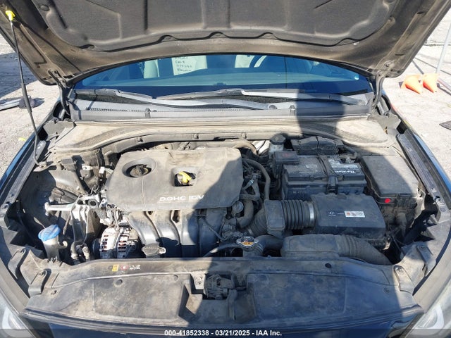 5NPD84LF7HH052676 Hyundai ELANTRA SE