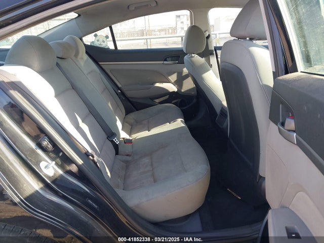 5NPD84LF7HH052676 Hyundai ELANTRA SE