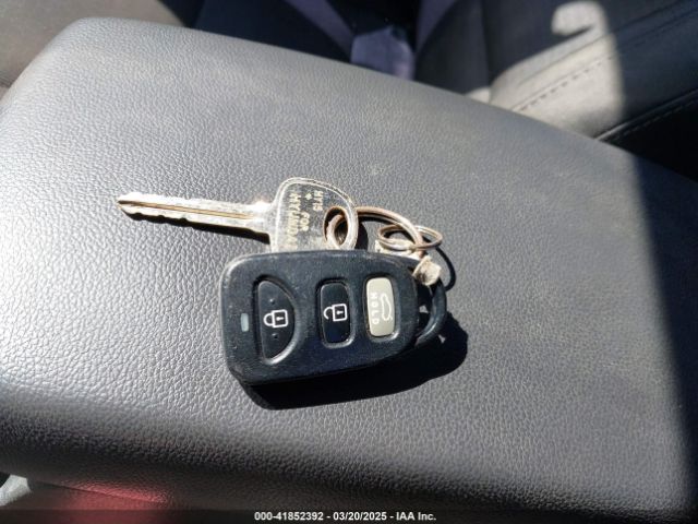 5NPD74LF1JH326236 Hyundai ELANTRA SE