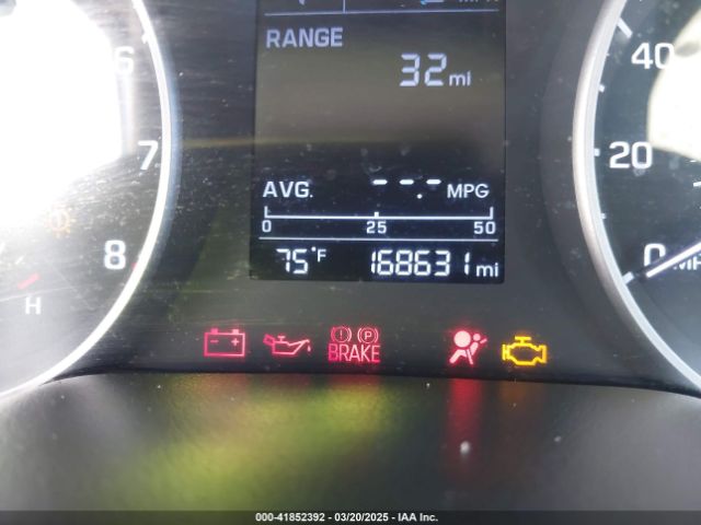 5NPD74LF1JH326236 Hyundai ELANTRA SE