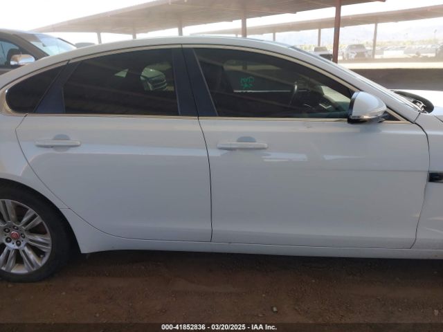 SAJBD4BV9HCY44515 Jaguar Xf 35t Premium