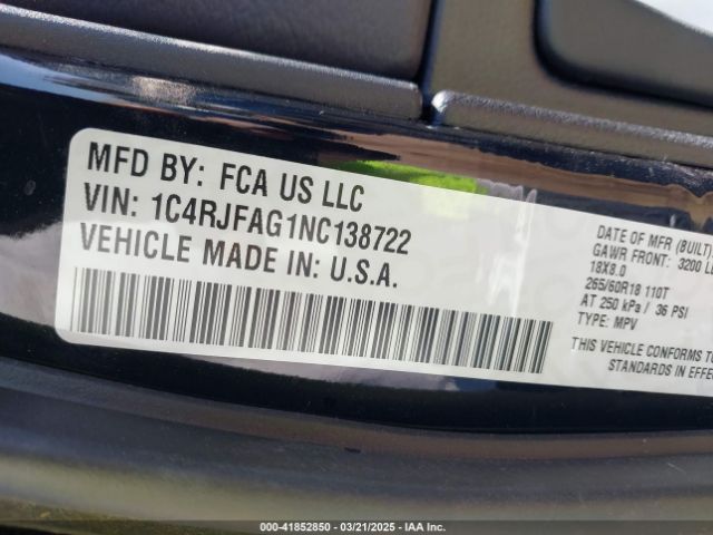 1C4RJFAG1NC138722 Jeep Grand Cherokee Wk Laredo E 4x4