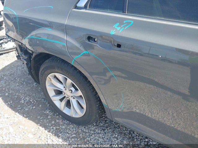 2C3CCAAG0KH564997 Chrysler 300 Touring
