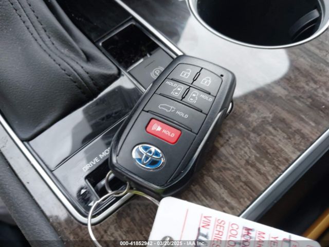 5TDESKFC0SS168900 Toyota Sienna Platinum