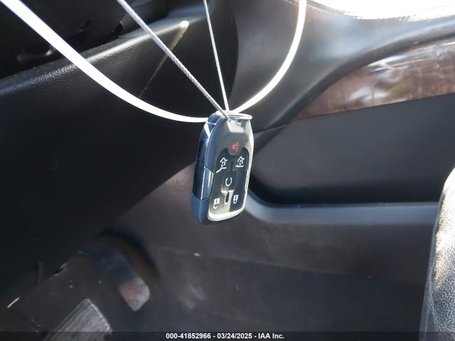 1GNSKBKC6HR394138 Chevrolet Tahoe Lt
