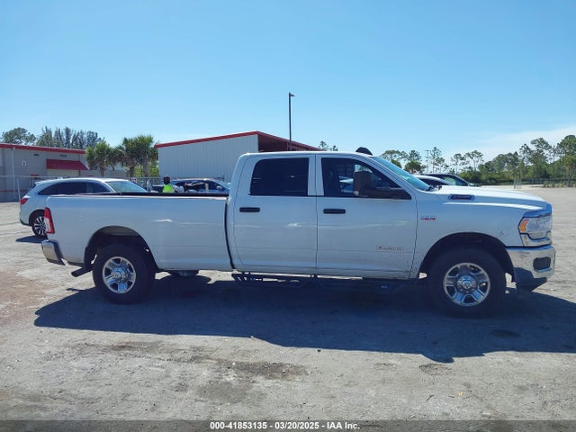 3C6UR4HJ3MG501081 RAM 2500 Tradesman  4x2 8' Box