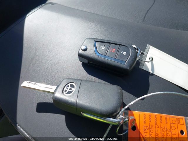 JTNKHMBXXL1092909 Toyota C-HR LE