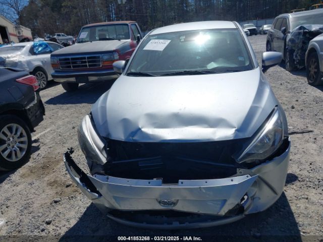 3MYDLBYV7KY523918 Toyota YARIS LE