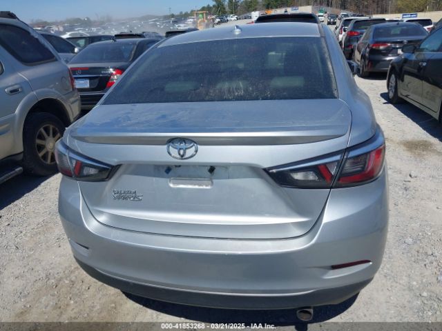 3MYDLBYV7KY523918 Toyota YARIS LE