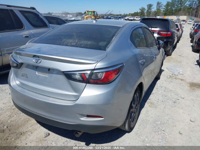 3MYDLBYV7KY523918 Toyota YARIS LE