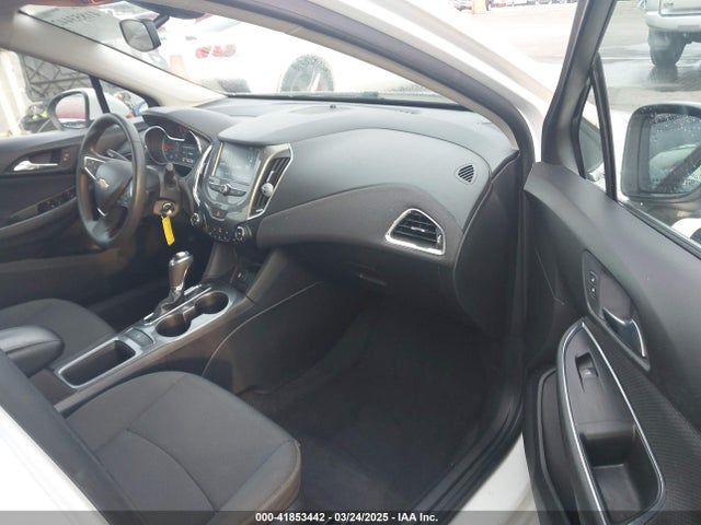 1G1BE5SMXJ7121160 Chevrolet Cruze Lt Auto