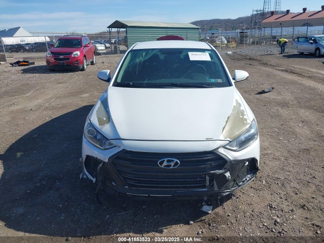 5NPD84LF3JH270507 Hyundai ELANTRA SEL