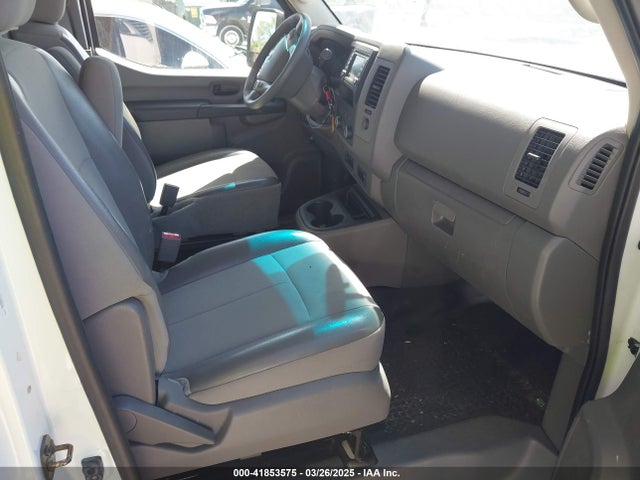 1N6BF0KM7HN808851 Nissan Nv Cargo Nv1500 Sv V6