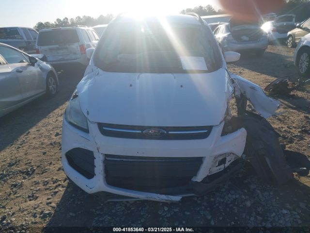 1FMCU0GX6GUA17596 Ford ESCAPE SE