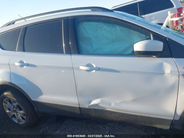 1FMCU0GX6GUA17596 Ford ESCAPE SE