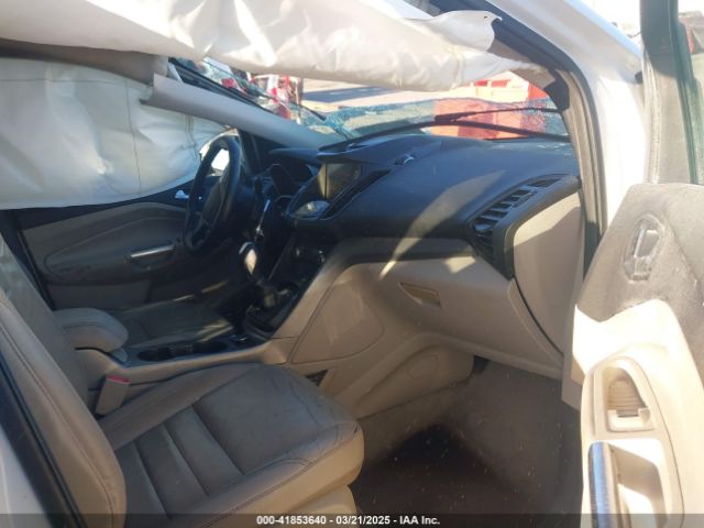 1FMCU0GX6GUA17596 Ford ESCAPE SE