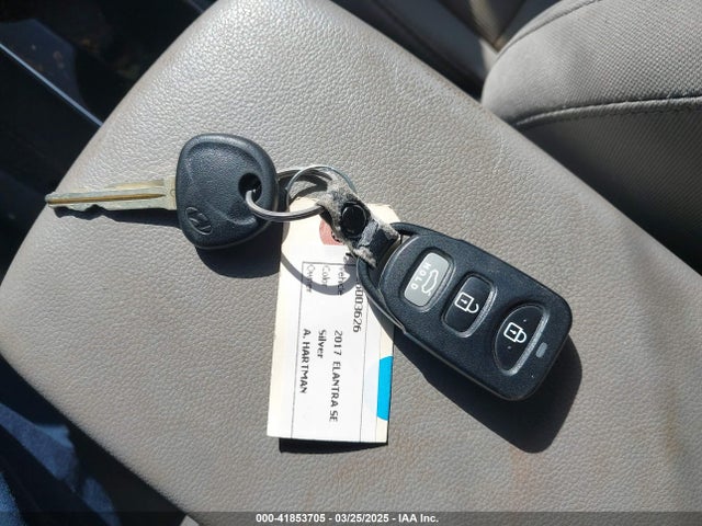 5NPD84LF6HH111247 Hyundai ELANTRA SE