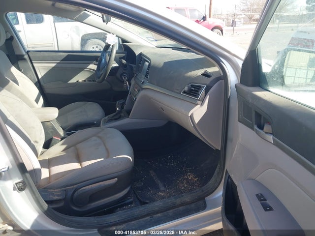 5NPD84LF6HH111247 Hyundai ELANTRA SE