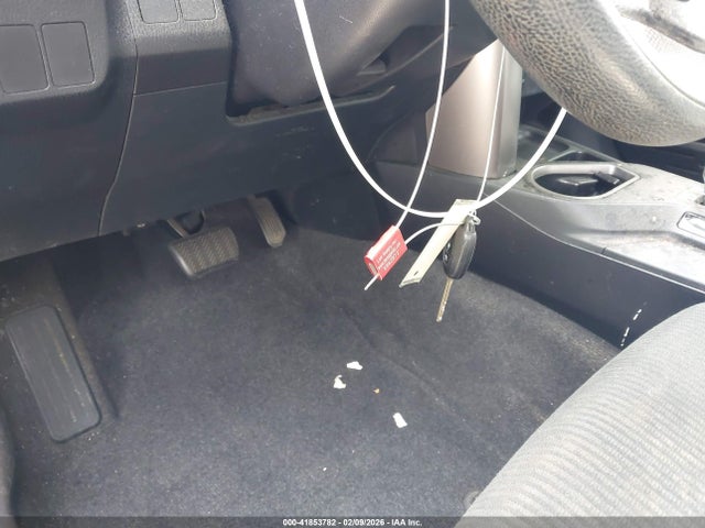 Toyota RAV4 LE 2016 JTMZFREV5GJ098557 Image 11