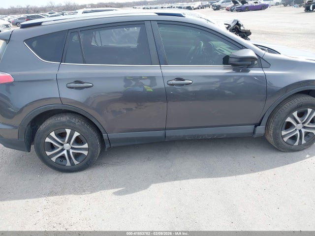Toyota RAV4 LE 2016 JTMZFREV5GJ098557 Image 13