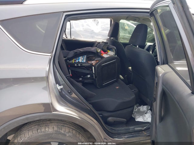 Toyota RAV4 LE 2016 JTMZFREV5GJ098557 Image 8