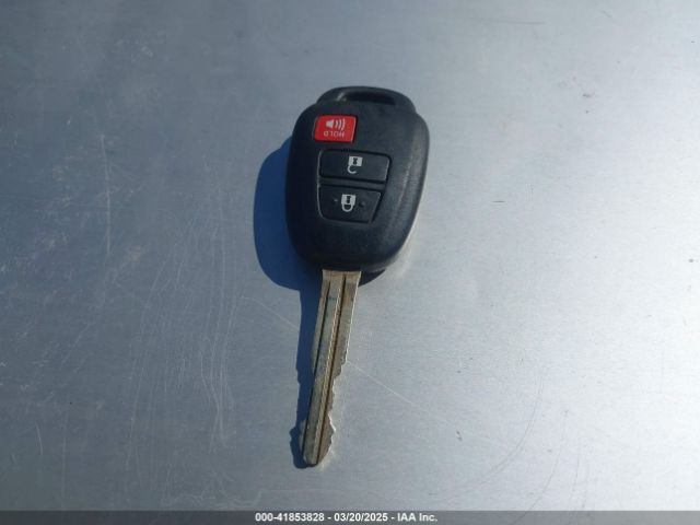 JTMZFREV7JJ207270 Toyota RAV4 LE
