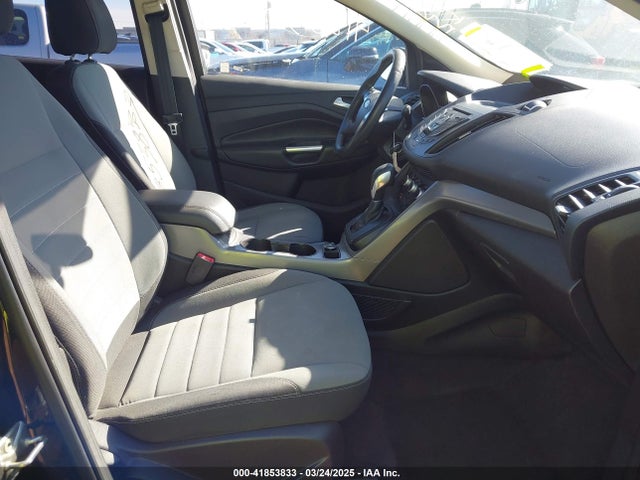 1FMCU9GX0GUA51778 Ford ESCAPE SE