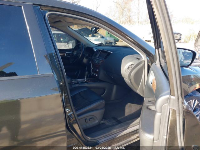 5N1DR2MM8HC672040 Nissan Pathfinder Platinum