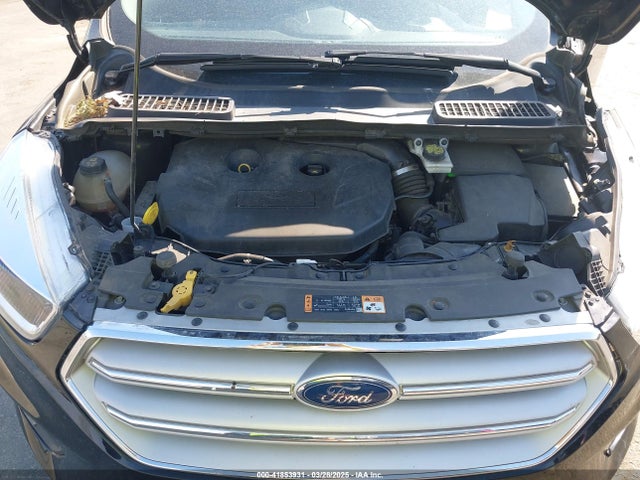 1FMCU0G96HUC96700 Ford ESCAPE SE
