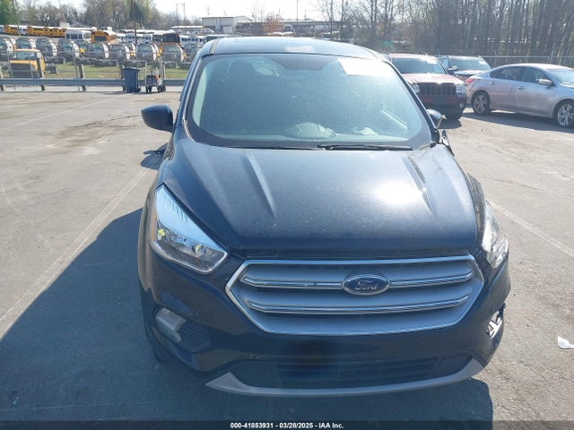 1FMCU0G96HUC96700 Ford ESCAPE SE