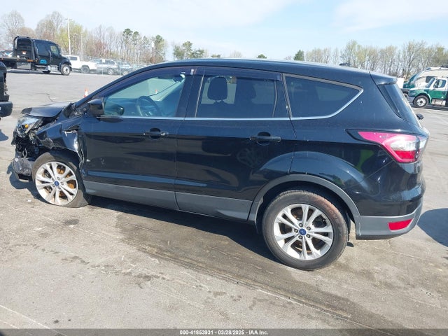 1FMCU0G96HUC96700 Ford ESCAPE SE