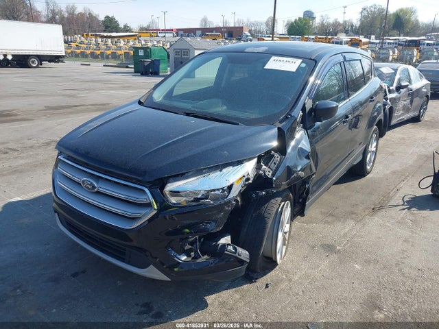 1FMCU0G96HUC96700 Ford ESCAPE SE