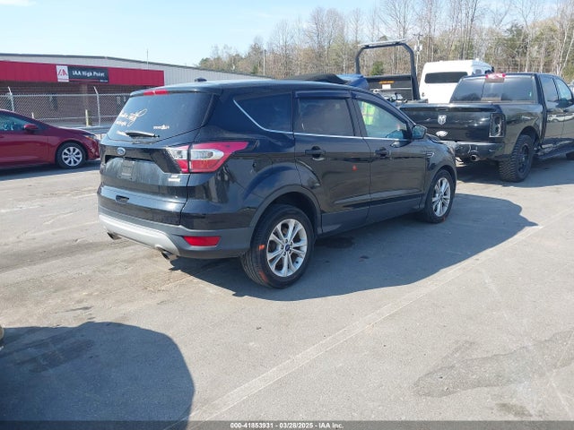 1FMCU0G96HUC96700 Ford ESCAPE SE