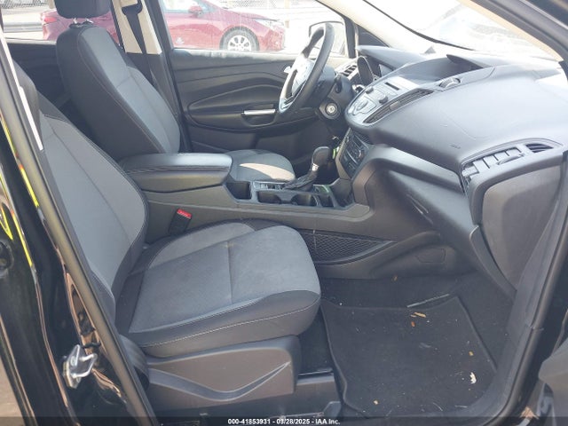 1FMCU0G96HUC96700 Ford ESCAPE SE