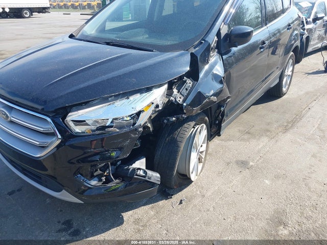 1FMCU0G96HUC96700 Ford ESCAPE SE
