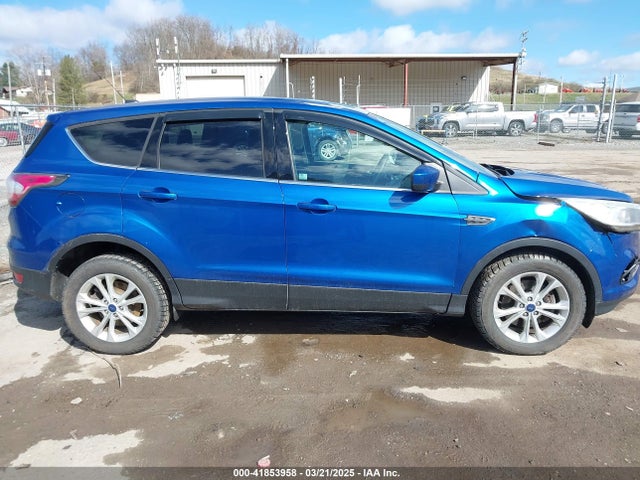 1FMCU9GD4HUA21237 Ford ESCAPE SE