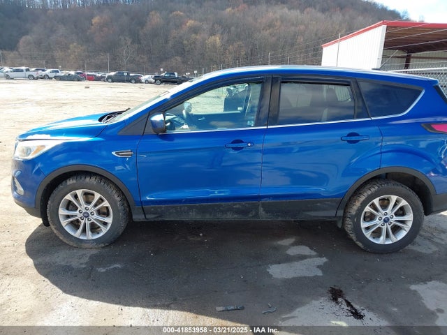1FMCU9GD4HUA21237 Ford ESCAPE SE