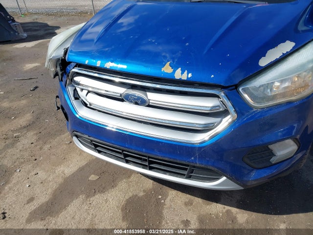1FMCU9GD4HUA21237 Ford ESCAPE SE