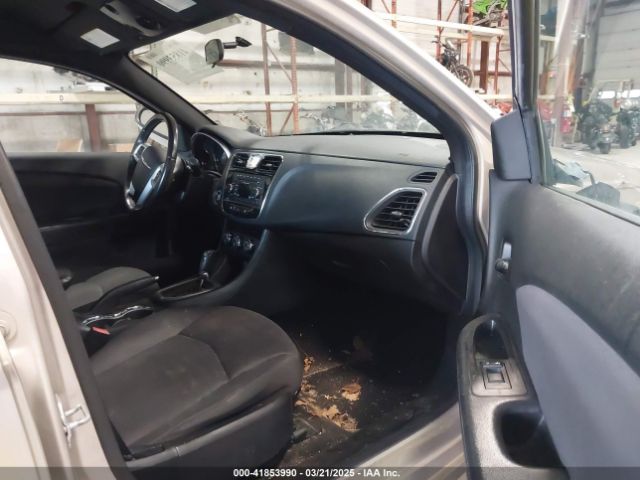 2014 CHRYSLER 200 1C3CCBBBXEN231601 Photo 4